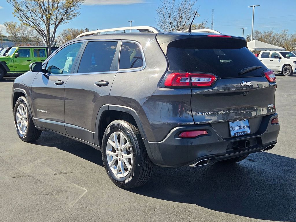 View vehicle photo 4