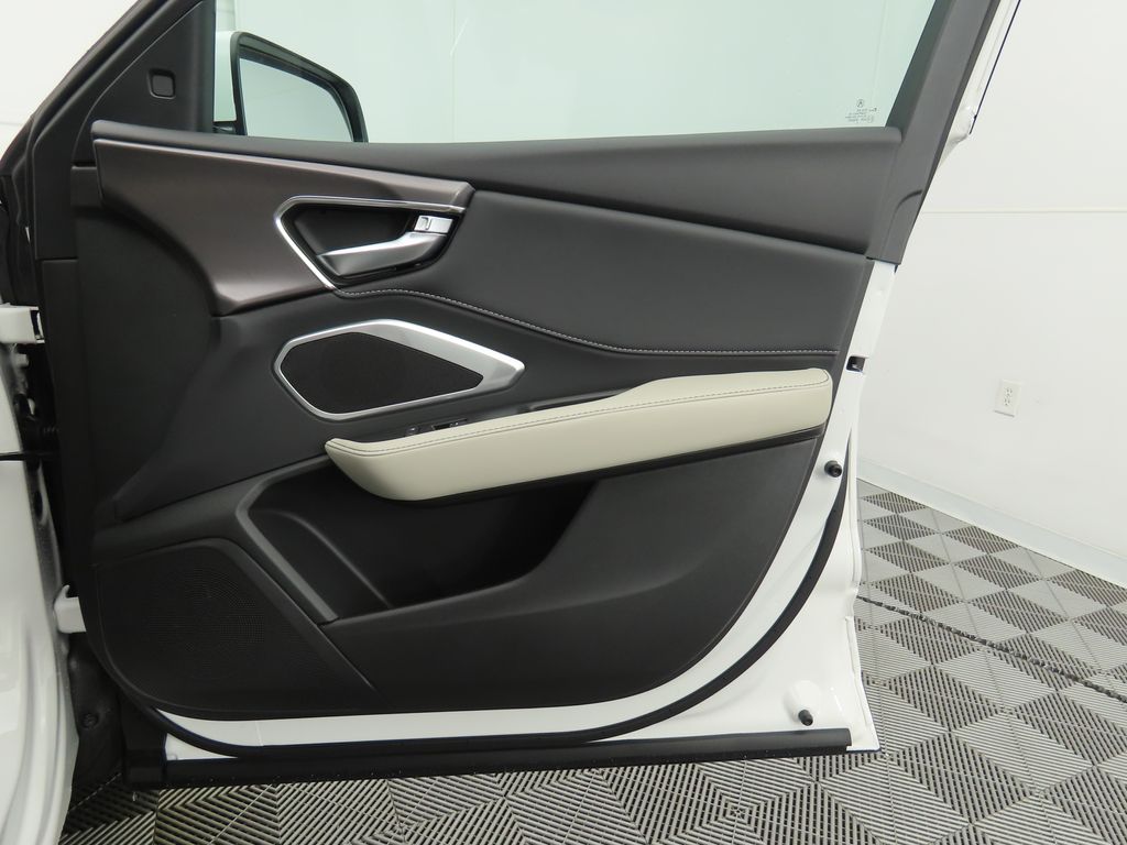 Thumbnail: 2025 Acura RDX - 25