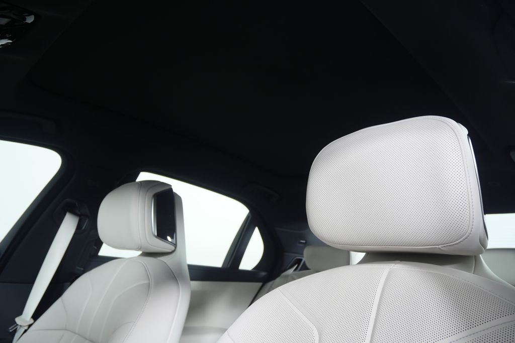 Thumbnail: 2026 BMW 7 Series - 11