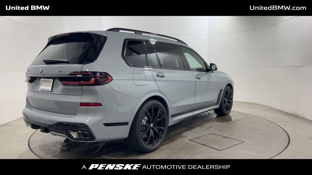 Thumbnail: 2026 BMW X7 - 8