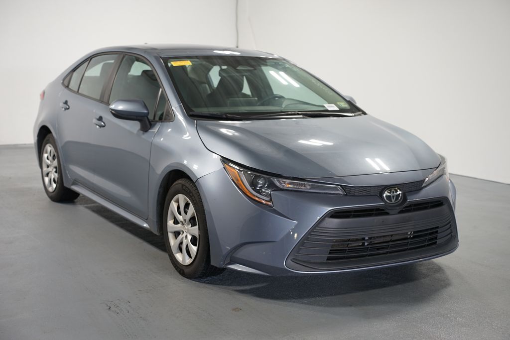 Thumbnail: 2023 Toyota Corolla - 3