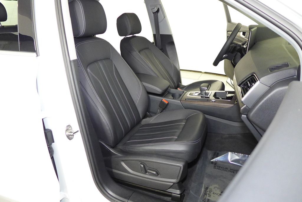 Thumbnail: 2023 Audi Q5 - 18