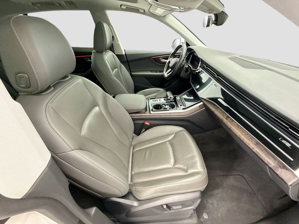 Thumbnail: 2019 Audi Q8 - 19