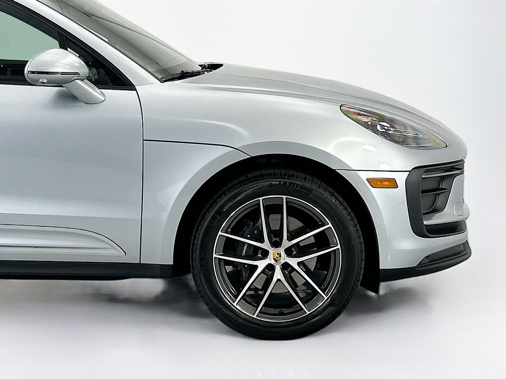 Thumbnail: 2025 Porsche Macan - 11