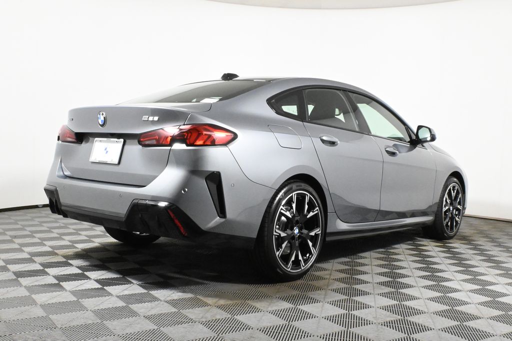 Thumbnail: 2025 BMW 2 Series - 7