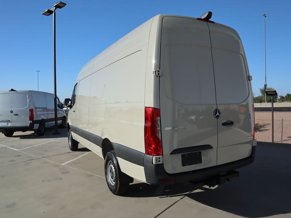 Thumbnail: 2025 Mercedes-Benz Sprinter - 7