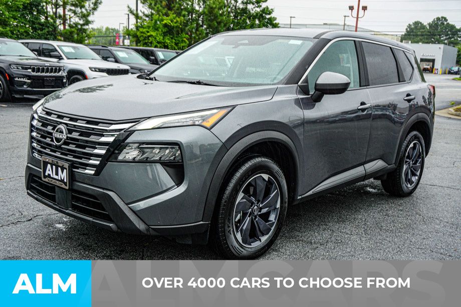 Used 2025 Gray Nissan SV image 3