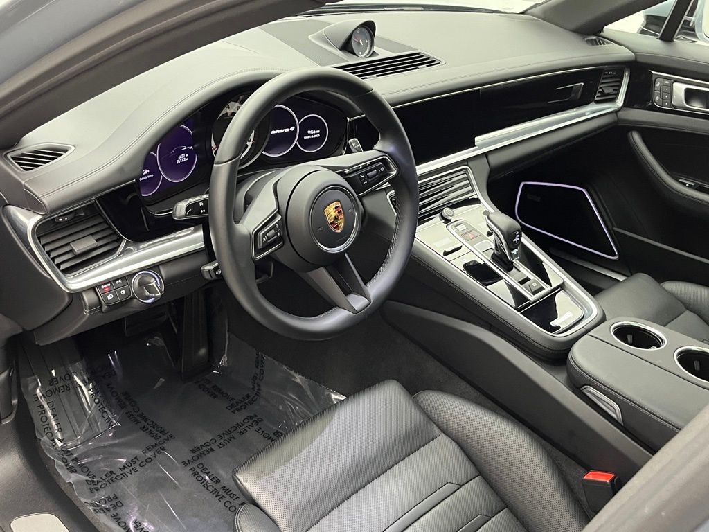 2023 Porsche Panamera 4 4