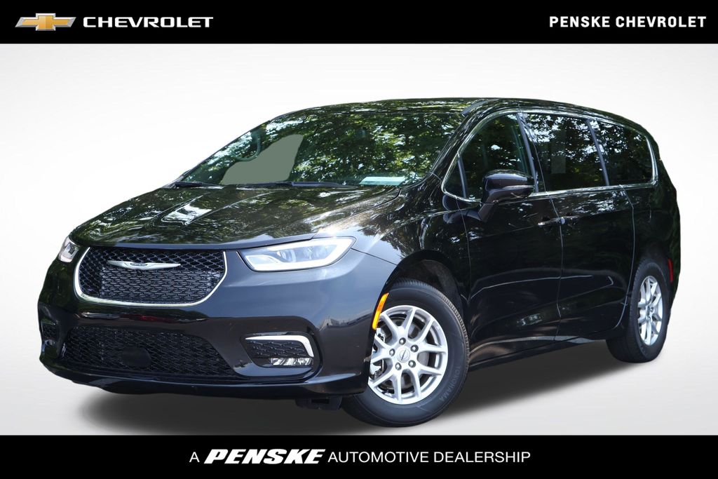 Thumbnail: 2025 Chrysler Pacifica - 1