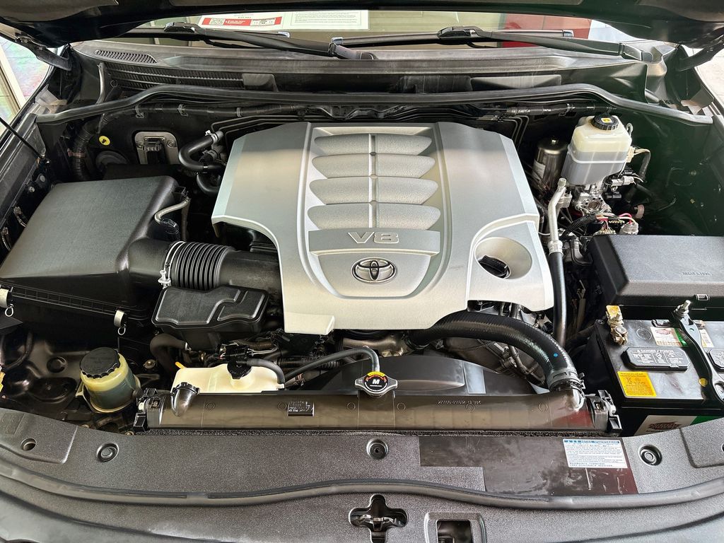 Thumbnail: 2015 Toyota Land Cruiser - 30