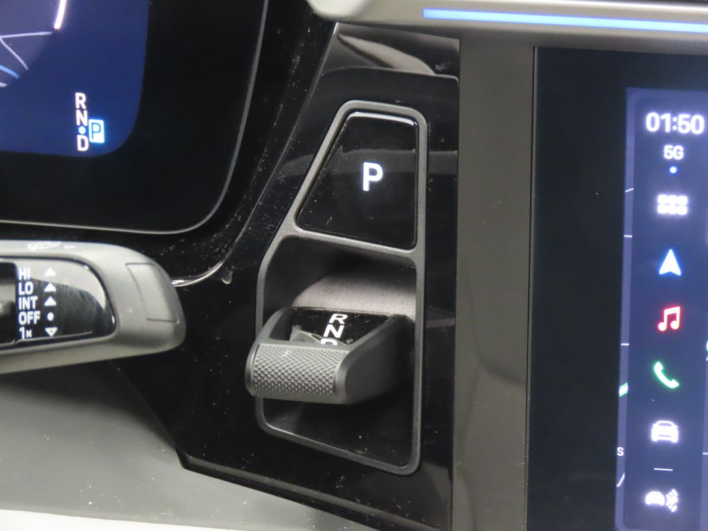 Thumbnail: 2025 Porsche Macan - 26