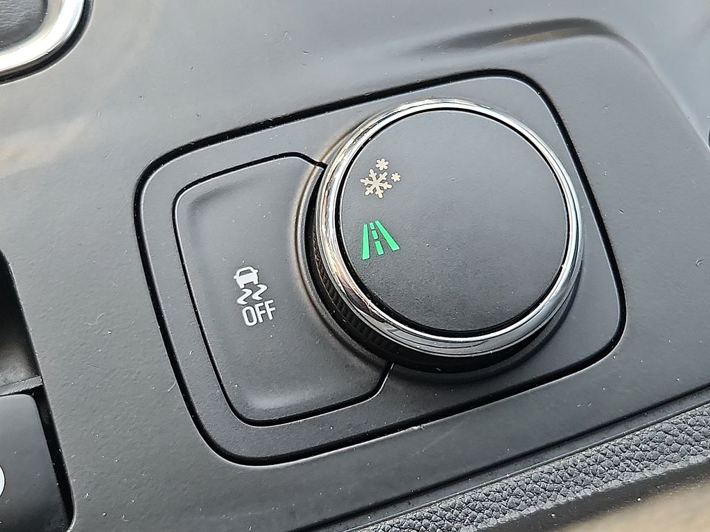 Thumbnail: 2019 Chevrolet Traverse - 25