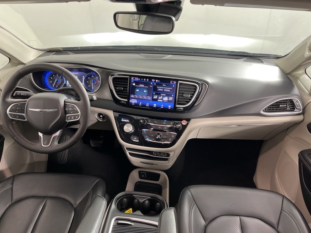 2023 Chrysler Pacifica Touring L 15