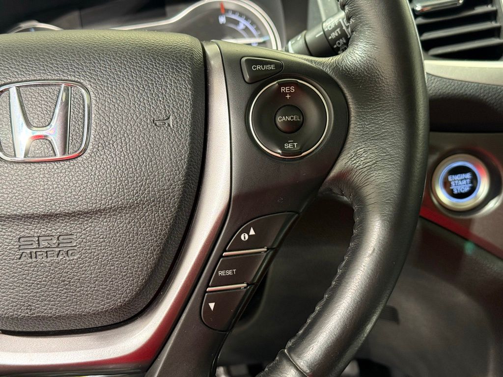 Thumbnail: 2017 Honda Pilot - 27