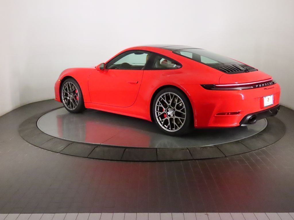 Thumbnail: 2026 Porsche 911 - 3