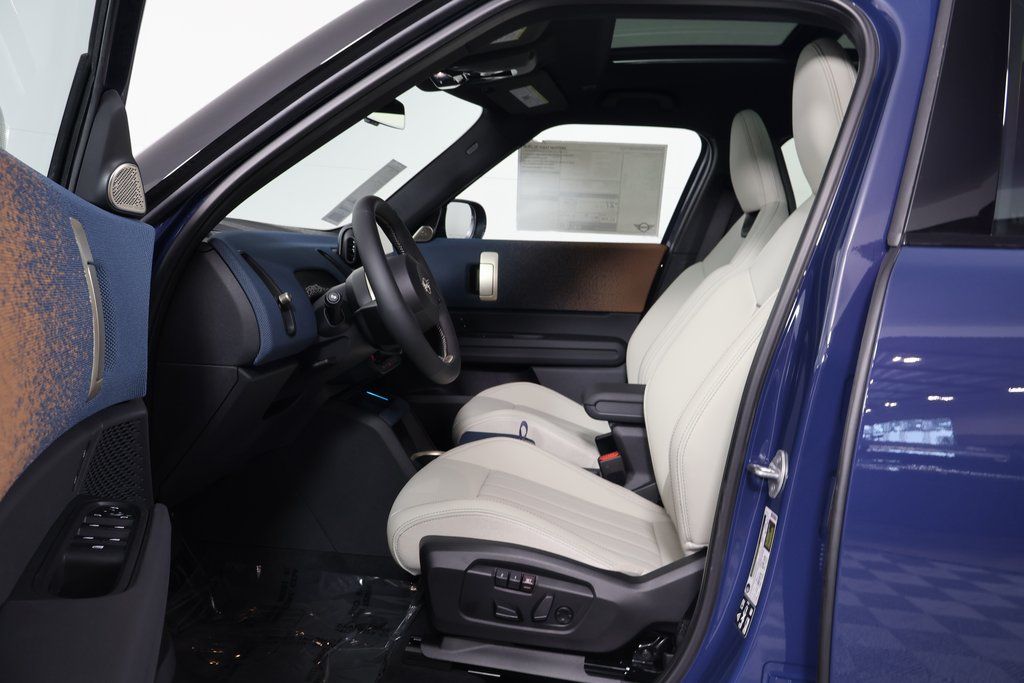 2025 MINI Cooper Countryman Signature 5