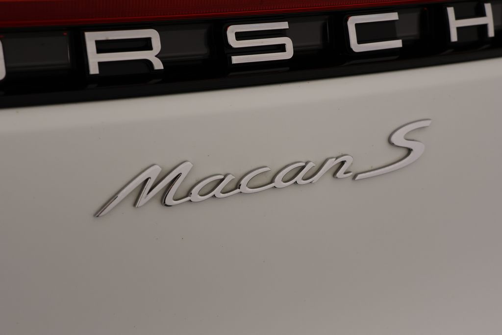 Thumbnail: 2024 Porsche Macan - 9