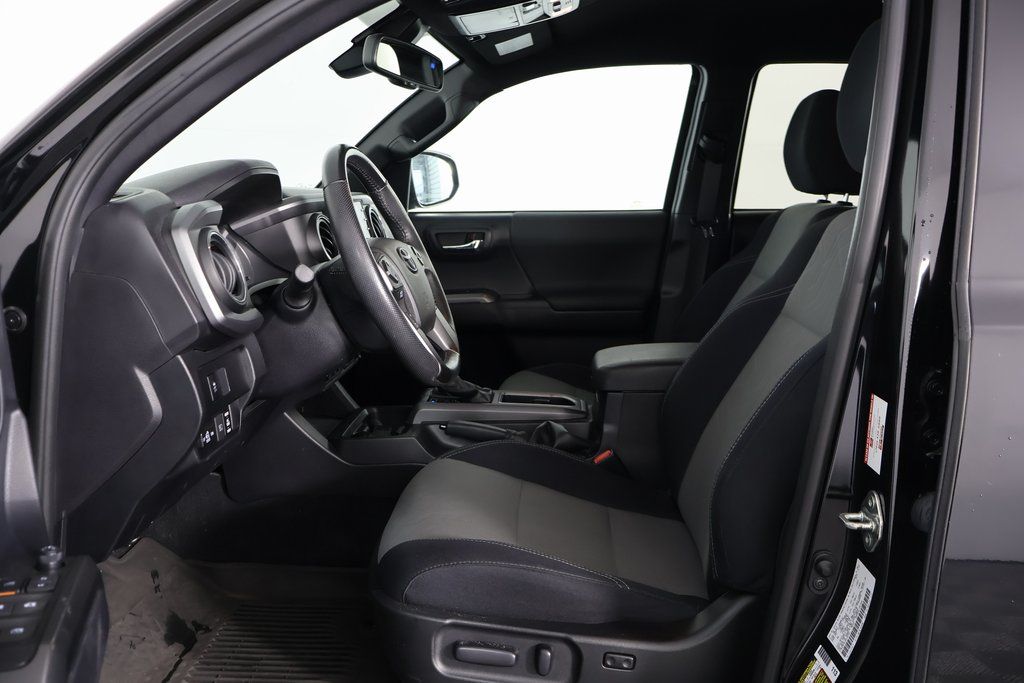 Thumbnail: 2021 Toyota Tacoma - 10