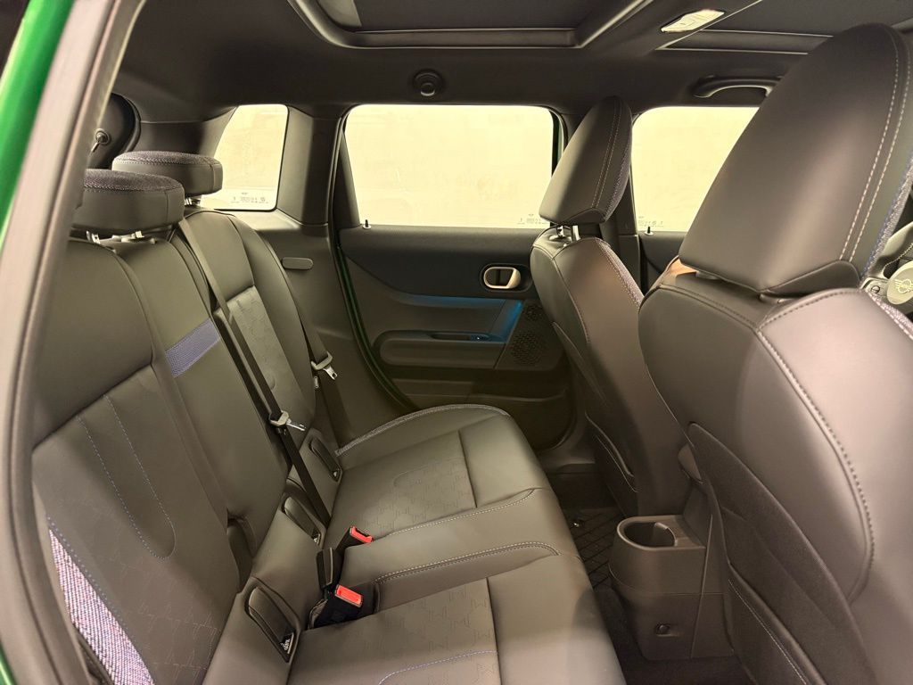 Thumbnail: 2026 MINI Cooper - 26