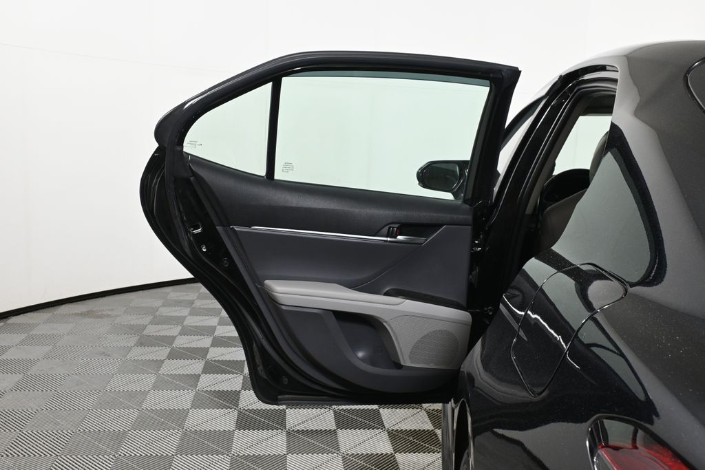 Thumbnail: 2021 Toyota Camry - 32