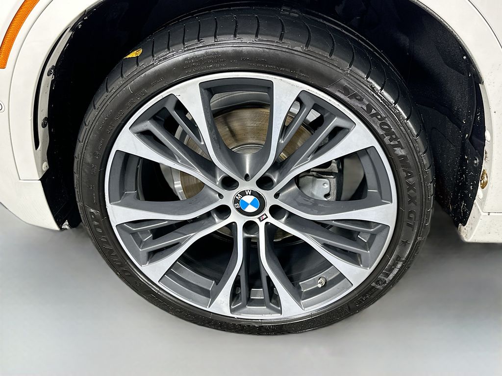 Thumbnail: 2019 BMW X6 - 32