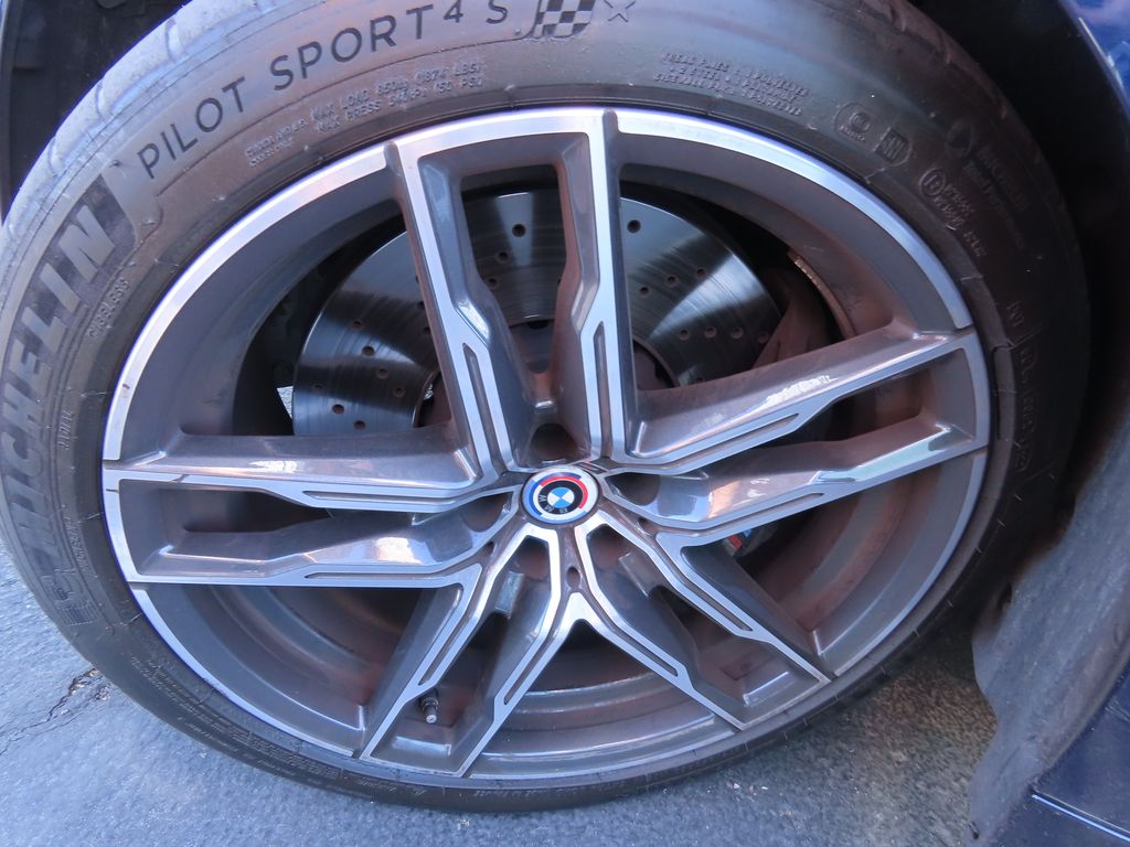 Thumbnail: 2023 BMW M5 - 15
