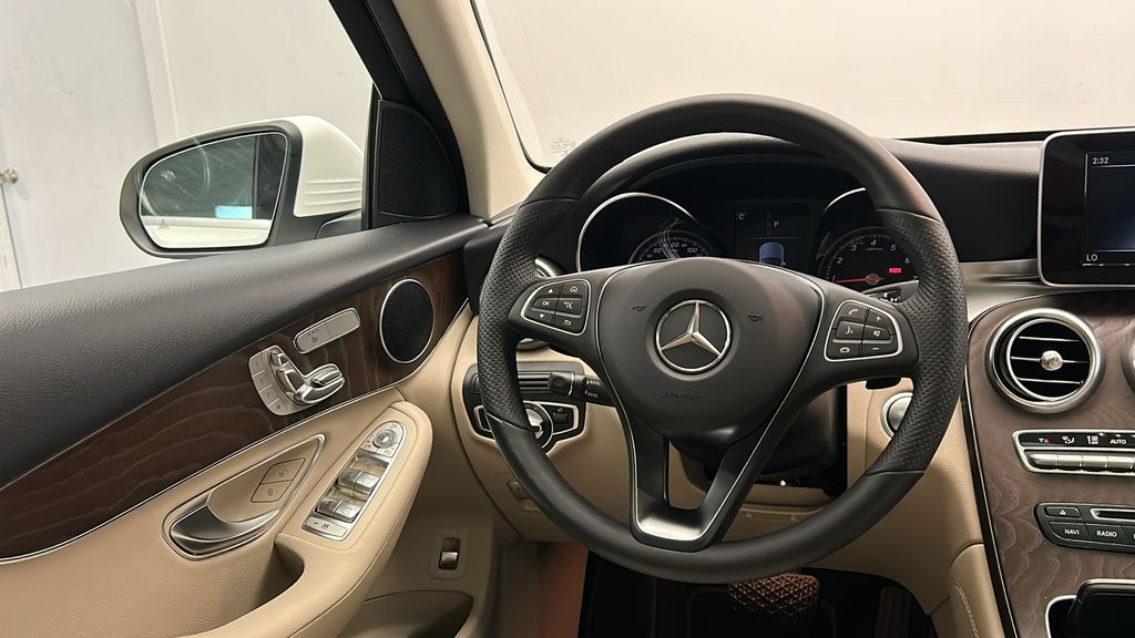 2019 Mercedes-Benz GLC 300 24