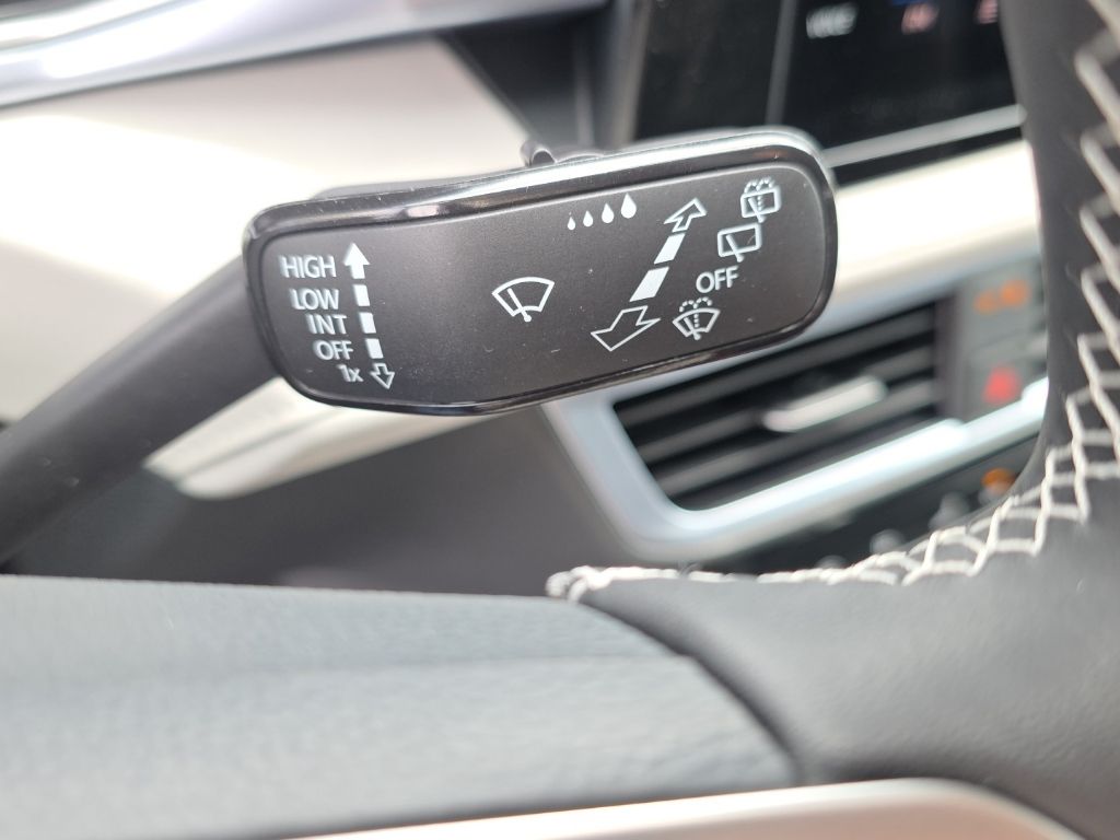 2026 Volkswagen Taos 1.5T SE Gray at Sutliff Volkswagen