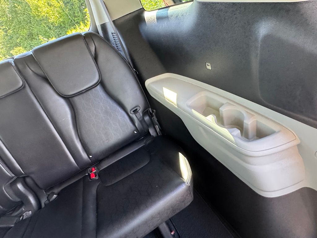Used 2022 Kia Carnival Van