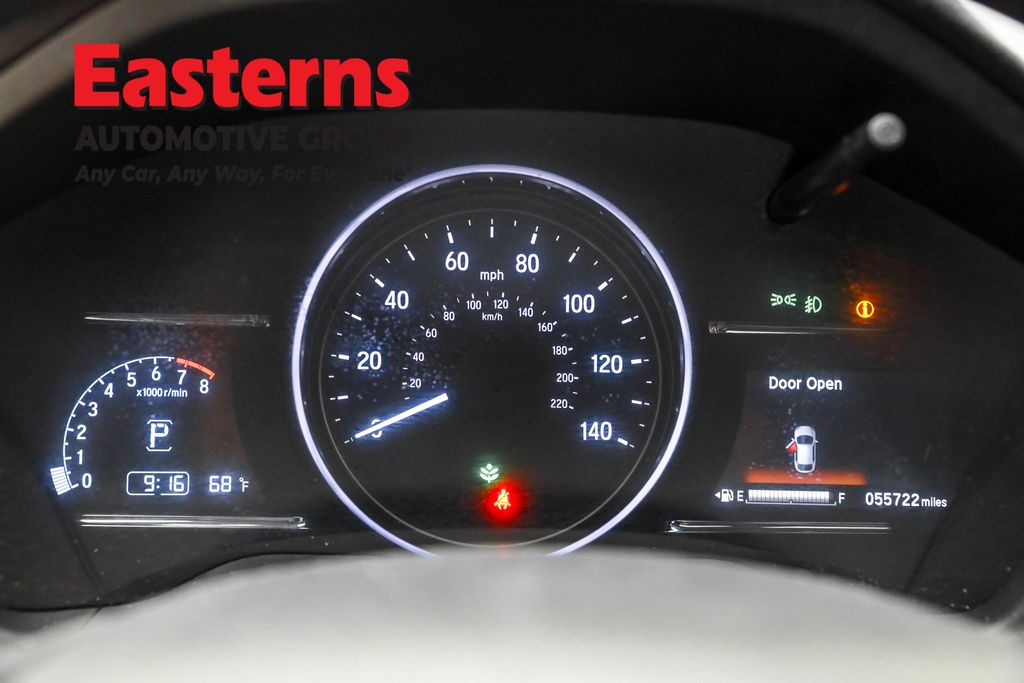Used 2021 White Honda EX image 17