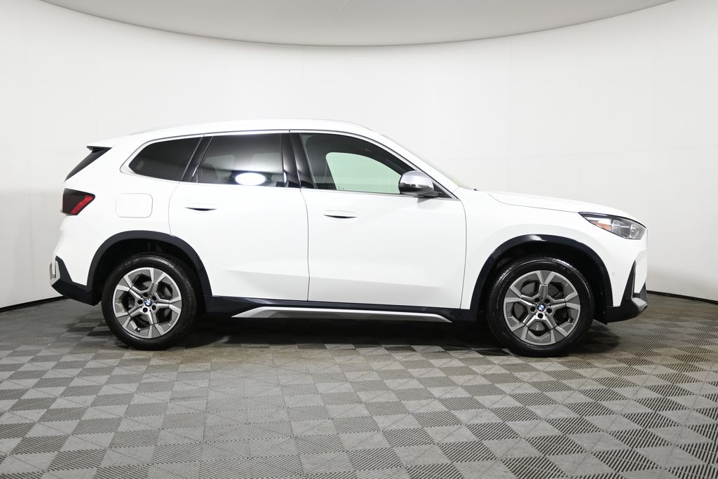 Thumbnail: 2023 BMW X1 - 8
