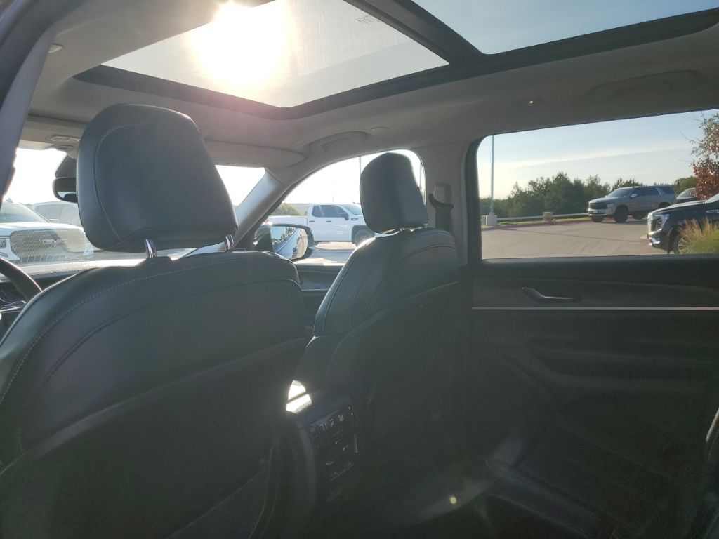 Used Car 2023 Jeep Grand Cherokee L  Limited For Sale Under $30,000 In Austin, Texas