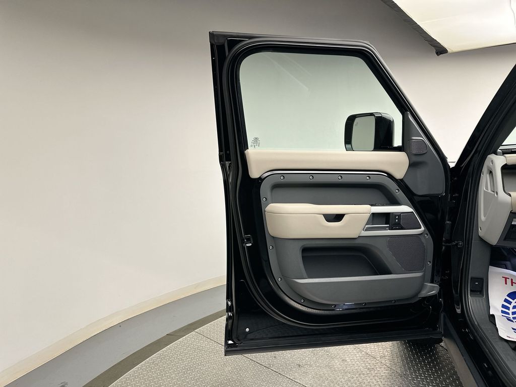 2024 Land Rover Defender 110 14