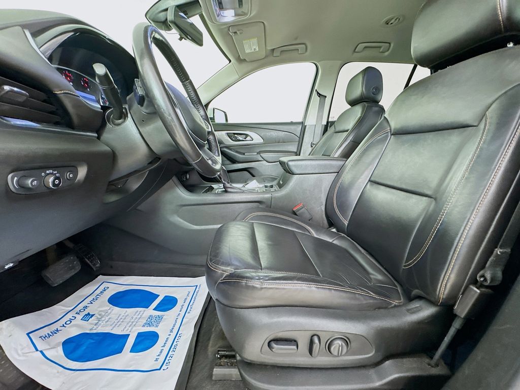 Used Car 2020 Chevrolet Traverse  Rs For Sale Under $25,000 In Austin, Texas