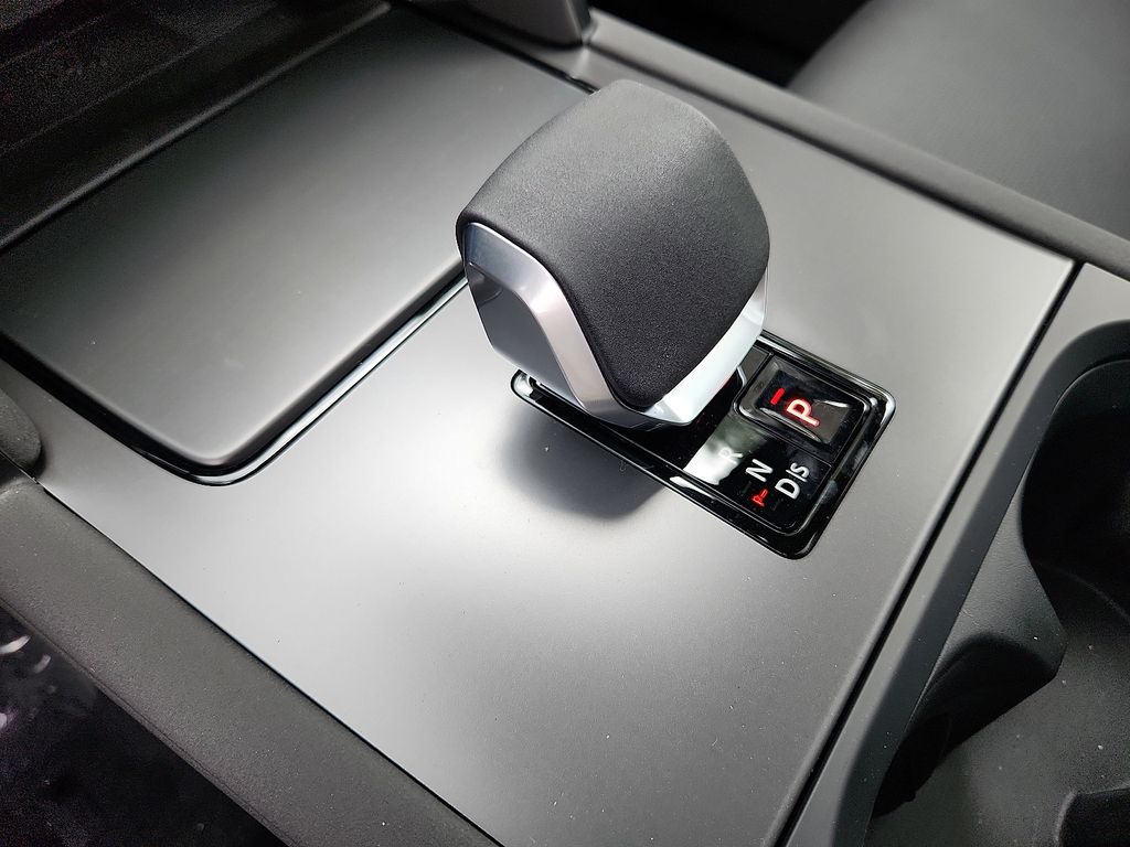 Thumbnail: 2025 Land Rover Discovery Sport - 5
