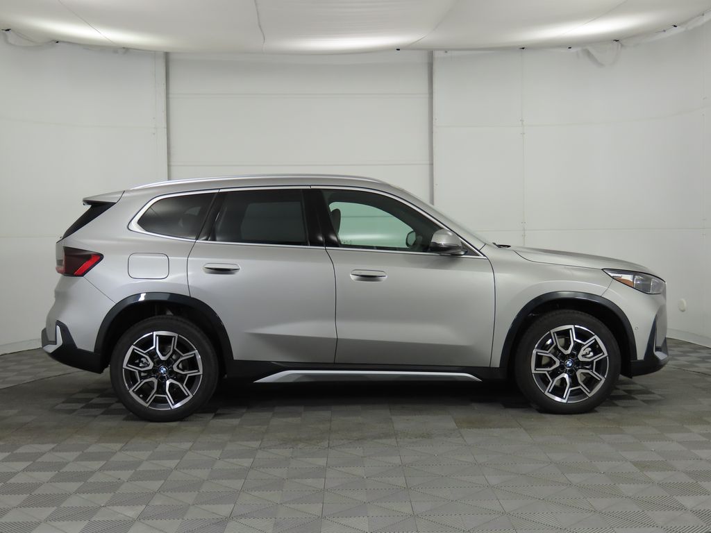 2025 BMW X1 xDrive28i 4