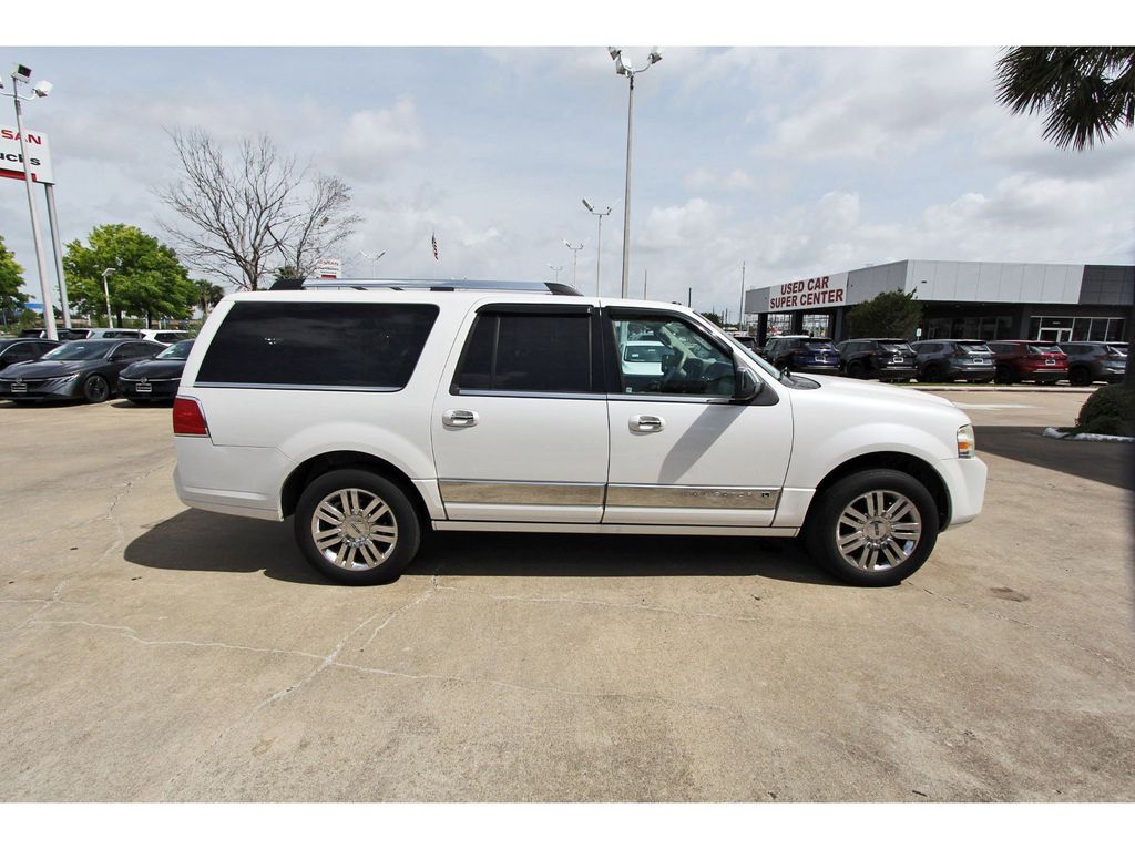 2010 Lincoln Navigator L Base - 4