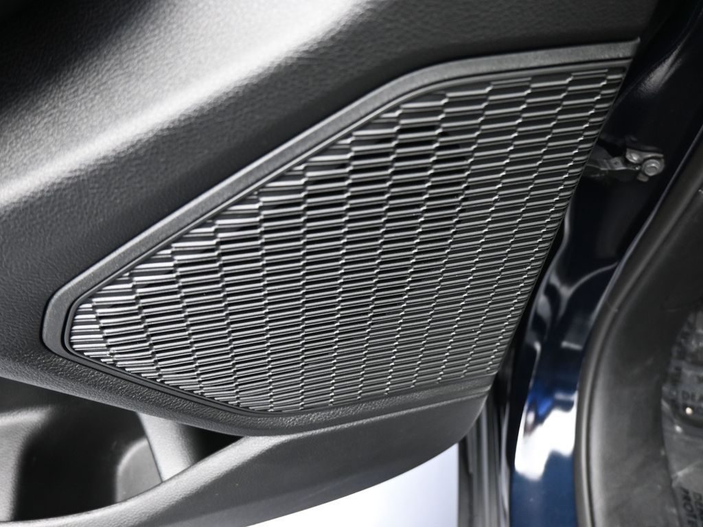 Used 2024 Midnight Sky Jeep Limited image 14