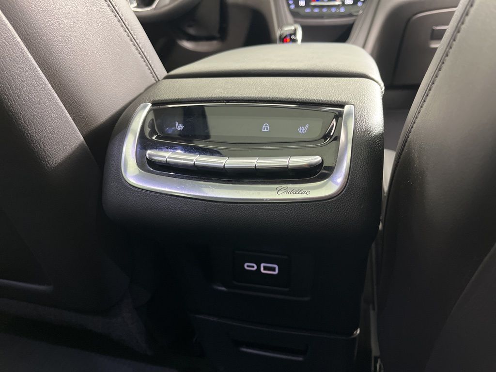 Thumbnail: 2025 Cadillac XT6 - 10