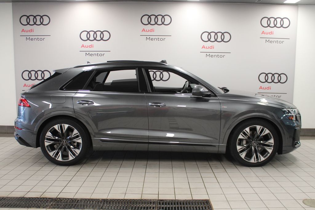 Thumbnail: 2026 Audi Q8 - 6