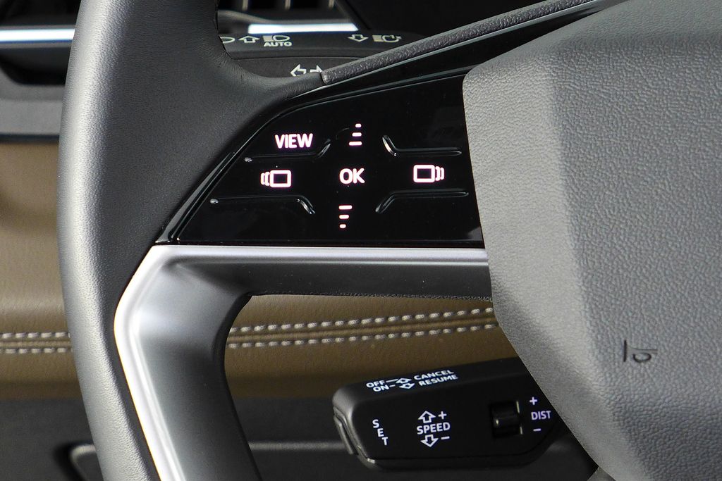 Thumbnail: 2025 Audi Q6 e-tron - 30