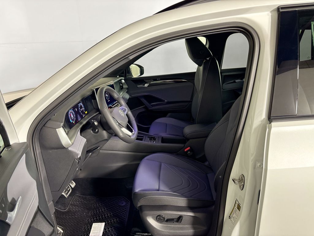 2025 Volkswagen Tiguan 2.0T SE R-Line Black