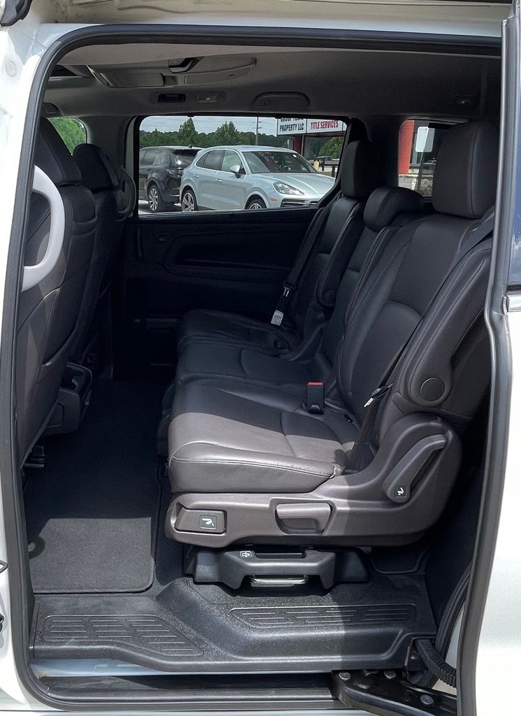 2018 Honda Odyssey Elite White at Community Honda
