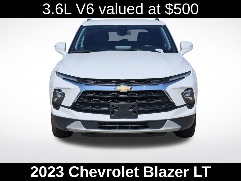 2023 Chevrolet Blazer 3LT photo 2