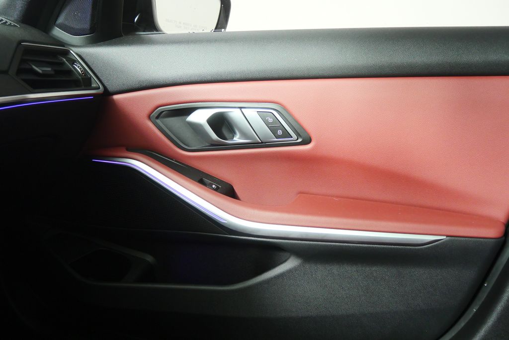 Thumbnail: 2022 BMW 3 Series - 25