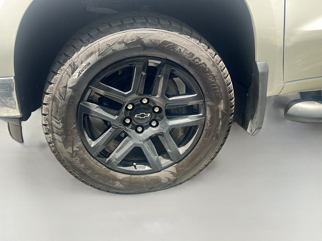 Used 2023 White Chevrolet Custom Trail Boss image 29