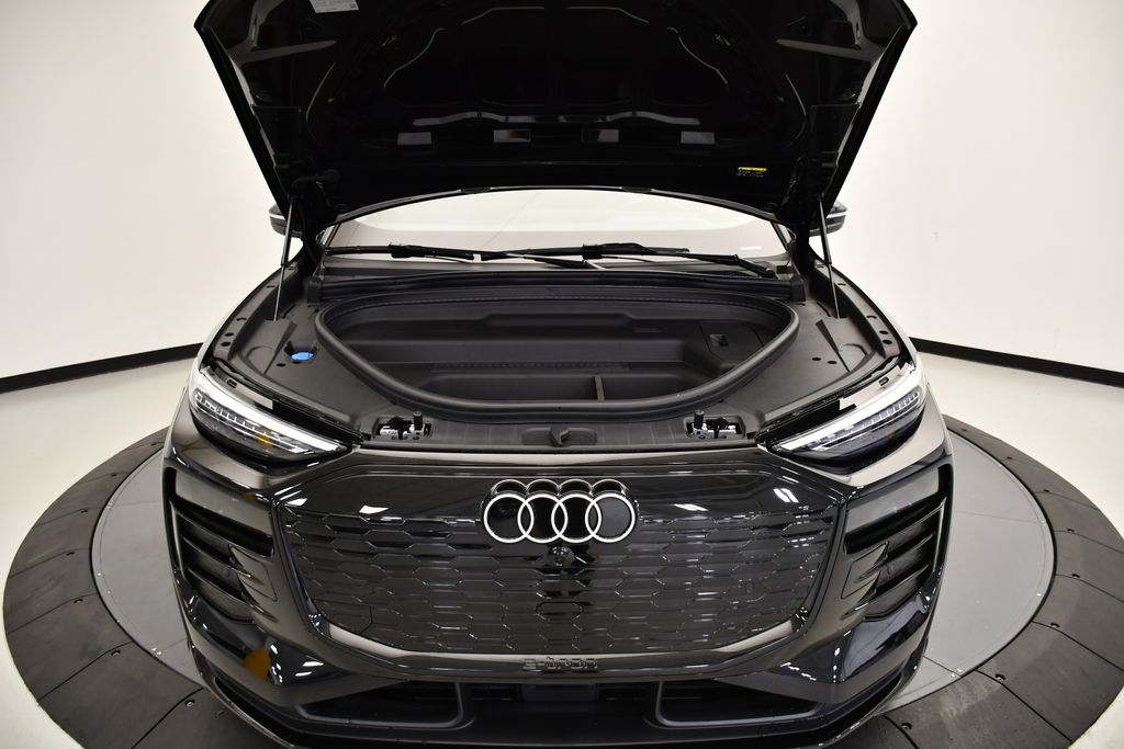 Thumbnail: 2025 Audi Q6 e-tron - 12