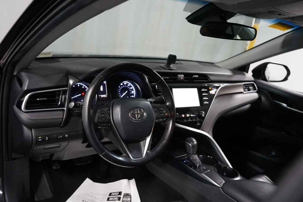 Thumbnail: 2018 Toyota Camry - 11