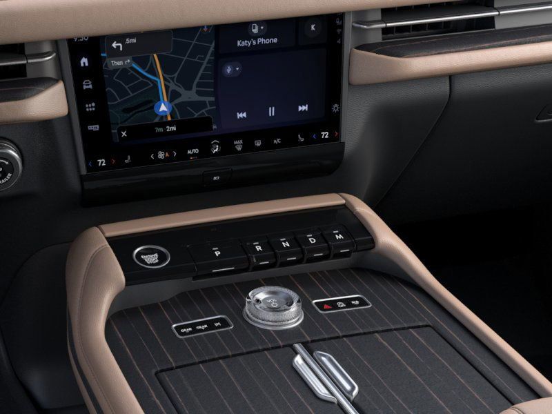 Thumbnail: 2025 Lincoln Navigator L - 15