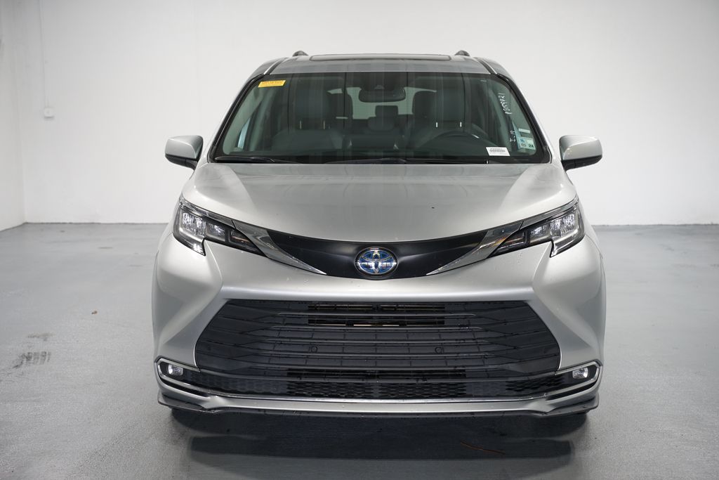 Thumbnail: 2023 Toyota Sienna - 2